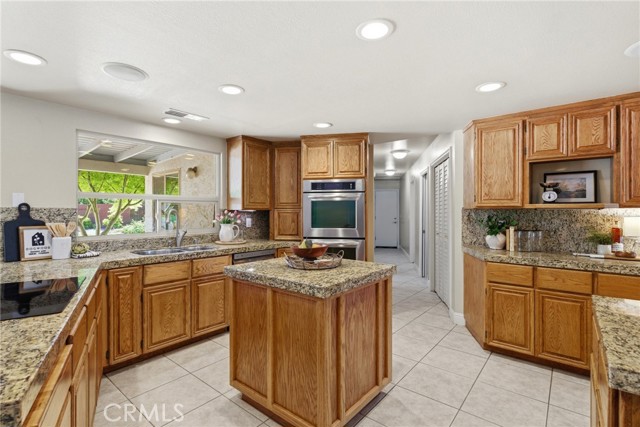 Detail Gallery Image 13 of 43 For 736 Leafcrest Drive, Chico,  CA 95926 - 5 Beds | 3 Baths