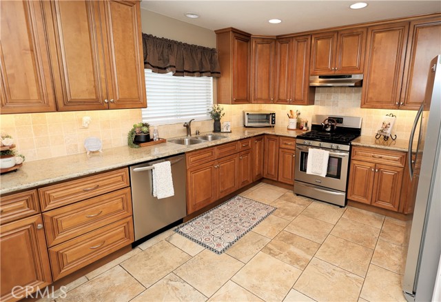 5825 Opal Court, Fontana CA: https://media.crmls.org/medias/0370df5f-4ba3-4583-8a30-b8e42dd4cd32.jpg