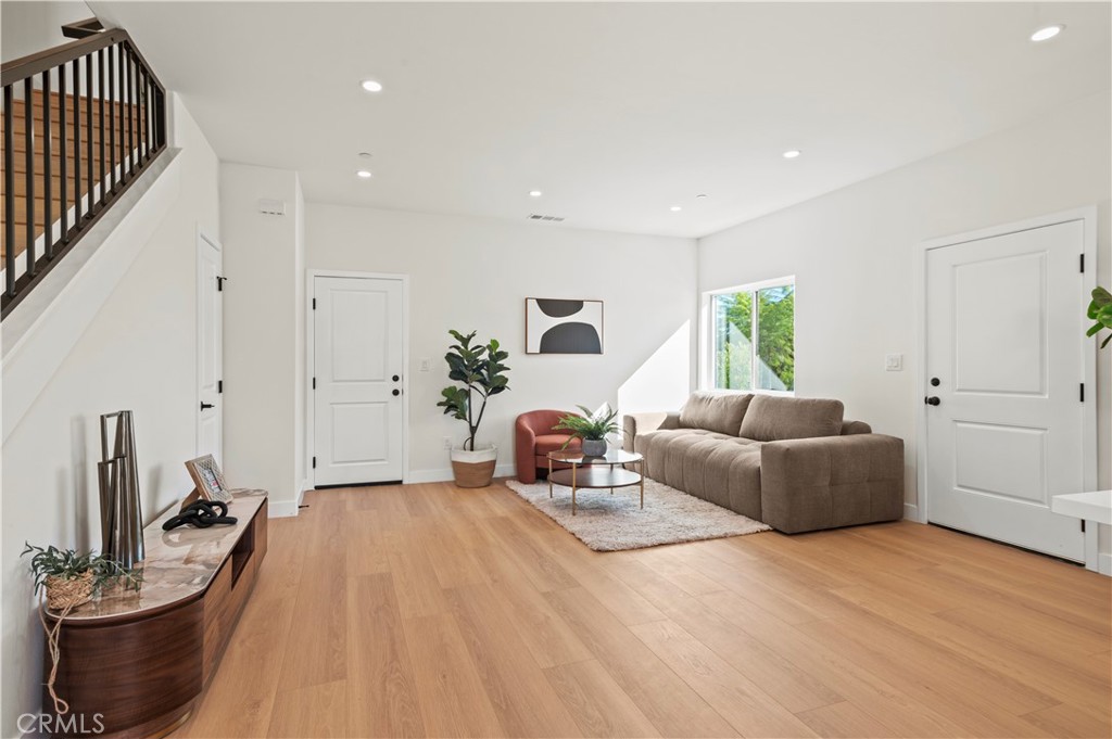 MLS #OC25253877 image #5