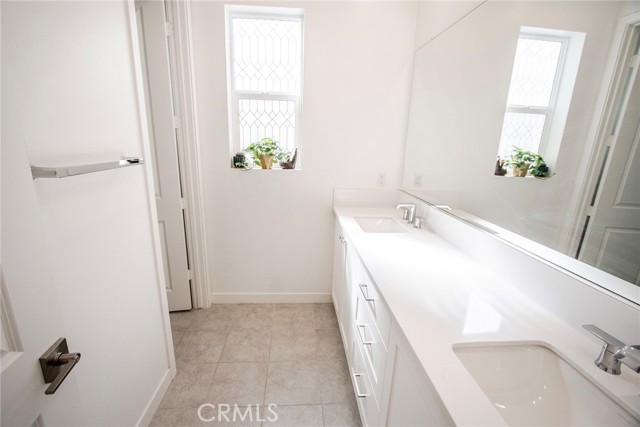 27136 Purple Sage Court, Valencia CA: https://media.crmls.org/medias/0371d2db-d4ae-451f-9fce-1fabf089951f.jpg