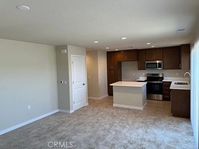 Detail Gallery Image 5 of 21 For 425 Anthology St, Turlock,  CA 95380 - 3 Beds | 2/1 Baths