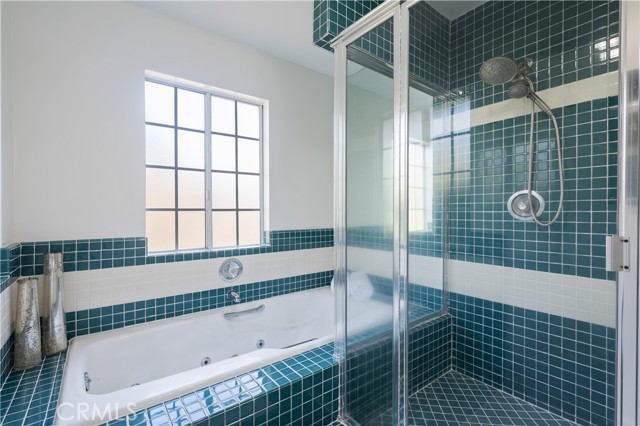 2006 Aviation Way, Redondo Beach CA: https://media.crmls.org/medias/037315a7-f627-45b3-94b2-1c1cbfae747f.jpg