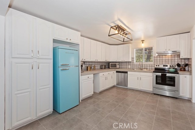 62171 Campanula Street, Joshua Tree CA: https://media.crmls.org/medias/03734490-969f-4891-bf13-a8e2db8749c8.jpg