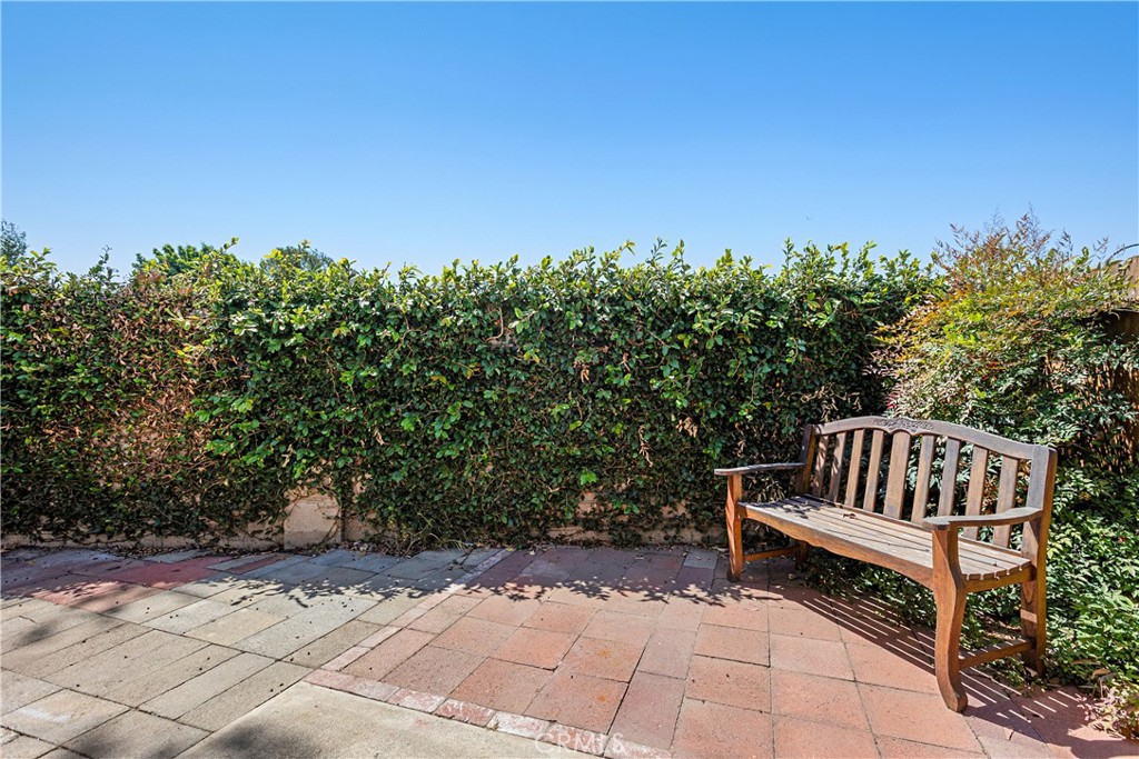 https://media.crmls.org/medias/03737ced-21cb-4163-b8a7-0d748ac2a24a.jpg?preset=X-Large