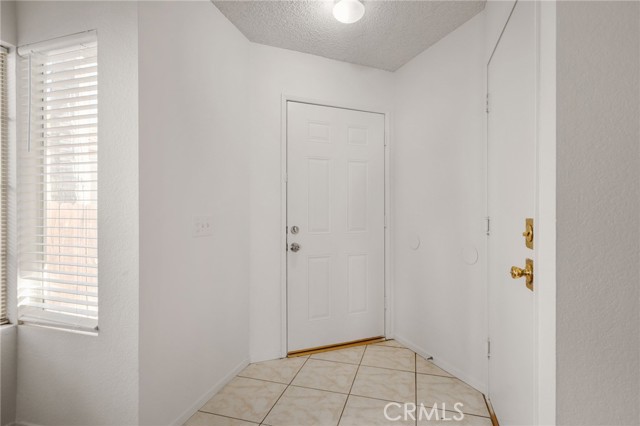 Detail Gallery Image 5 of 29 For 11864 Perlita, Fontana,  CA 92337 - 3 Beds | 2 Baths