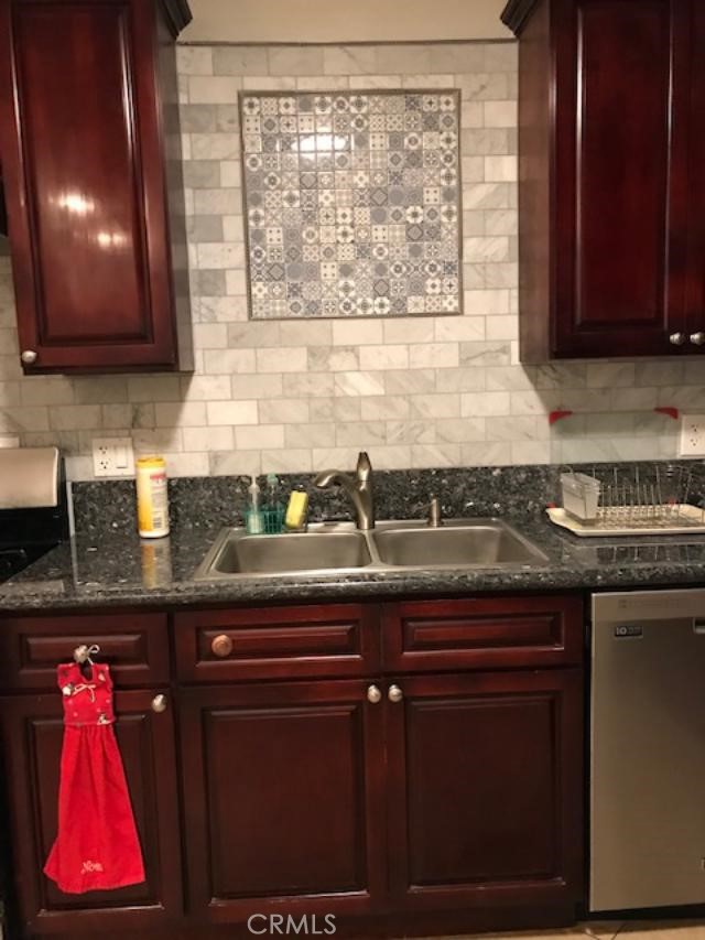 Detail Gallery Image 7 of 26 For 5935 Wilbur Ave, Tarzana,  CA 91356 - 7 Beds | 7 Baths