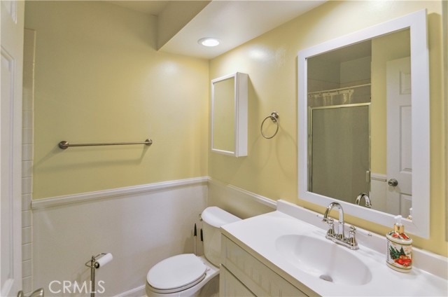 Detail Gallery Image 13 of 14 For 8710 Independence Ave #301,  Canoga Park,  CA 91304 - 2 Beds | 2 Baths