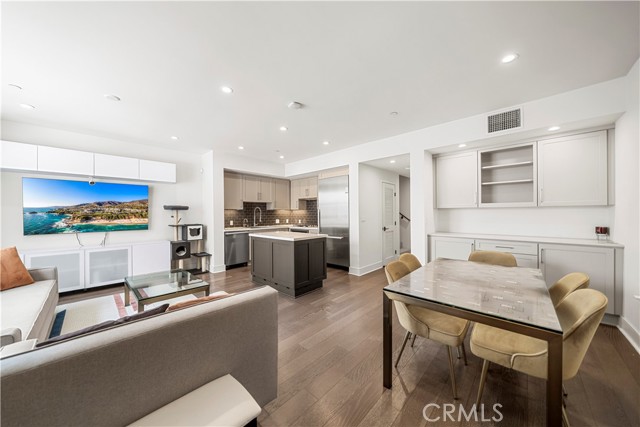 Front Image Thumbnail for CROC26078474