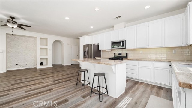32059 Poppy Way, Lake Elsinore CA: https://media.crmls.org/medias/03749ce2-d515-4cd6-a7ad-a731c226b288.jpg
