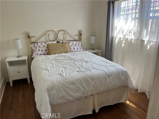 138 N Dillon Street, Los Angeles CA: https://media.crmls.org/medias/0374ae94-5b2c-4d7b-b3b6-1349ae7416fd.jpg