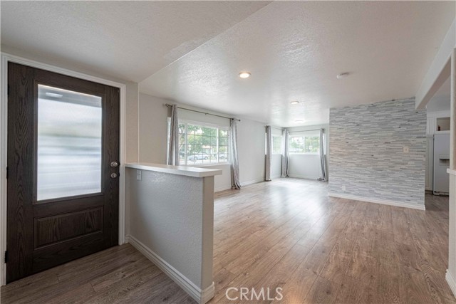 Detail Gallery Image 12 of 58 For 4408 Walnut Ave, Simi Valley,  CA 93063 - 3 Beds | 3 Baths