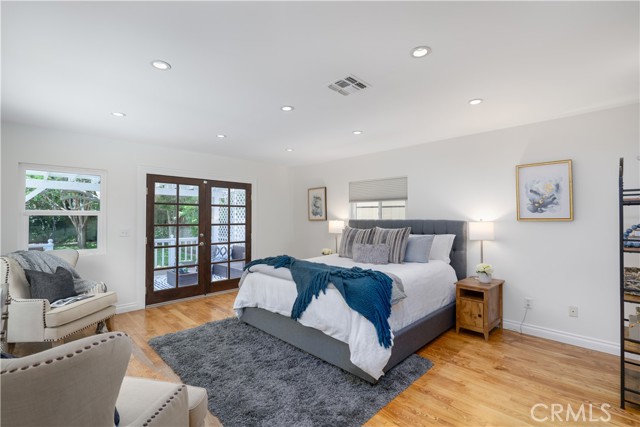 427 Stanford Road, Burbank CA: https://media.crmls.org/medias/03758a08-4319-4d4e-aec3-1f20f315d23b.jpg