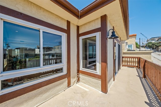 Detail Gallery Image 38 of 44 For 125 38th St, Manhattan Beach,  CA 90266 - 3 Beds | 3 Baths