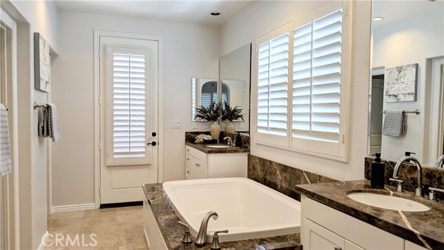 Detail Gallery Image 6 of 7 For 22 Ridge Valley, Irvine,  CA 92618 - 3 Beds | 3/1 Baths