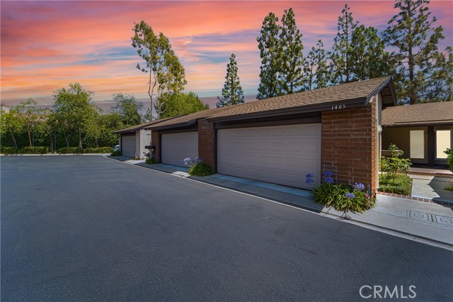Detail Gallery Image 1 of 27 For 1405 Pinon Pl #3,  Fullerton,  CA 92835 - 3 Beds | 2 Baths