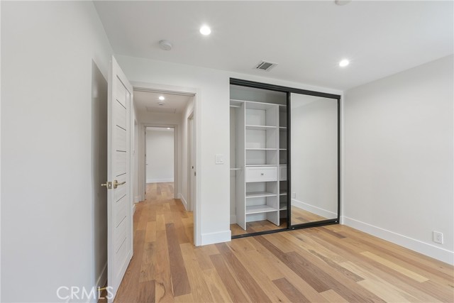 Detail Gallery Image 24 of 41 For 23240 Leonora Dr, Woodland Hills,  CA 91367 - 5 Beds | 5 Baths