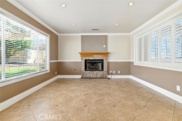 Detail Gallery Image 12 of 38 For 15642 Bristol Ct, Fontana,  CA 92337 - 3 Beds | 2/1 Baths