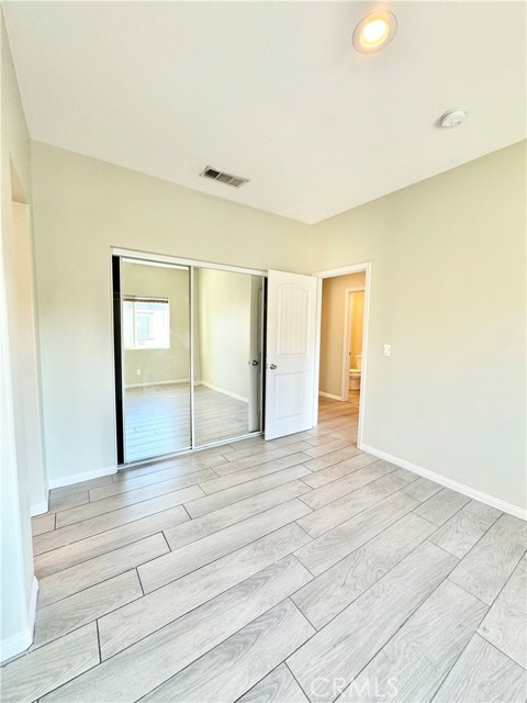 Detail Gallery Image 3 of 9 For 7986 Mango #8,  Fontana,  CA 92336 - 3 Beds | 2/1 Baths