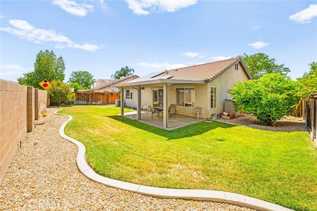 2755 Cambridge Avenue, Hemet CA: https://media.crmls.org/medias/037a9e96-dbca-4002-803f-b5116ff960bb.jpg