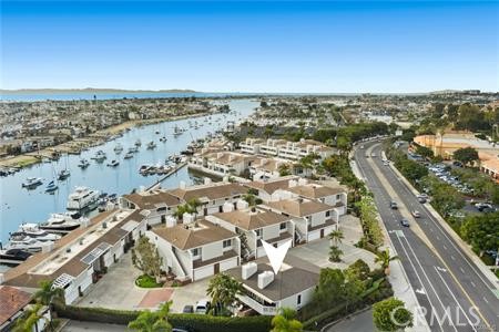 1030 Bayside Cove, Newport Beach CA: https://media.crmls.org/medias/037b44b5-8178-43a8-bd67-e5364687e864.jpg