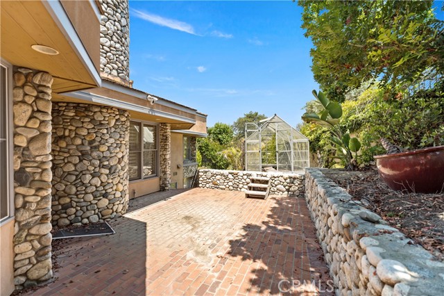 24 Narbonne, Newport Beach CA: https://media.crmls.org/medias/037b4777-a956-448f-a19a-79cad652c114.jpg