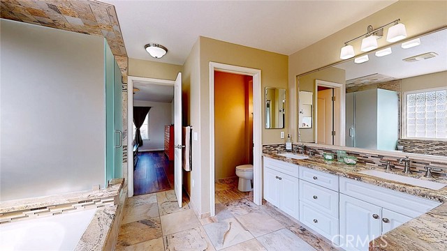 223 Vintage Drive, Turlock CA: https://media.crmls.org/medias/037bc8ef-07b9-4076-a061-3b90cc27e6ab.jpg