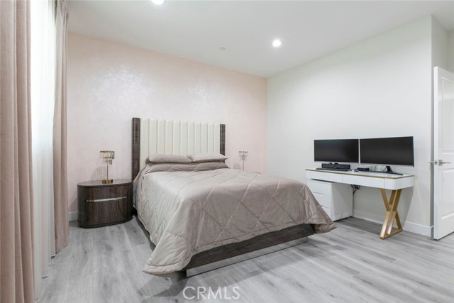 Detail Gallery Image 27 of 52 For 9124 N Nilo Ln, Panorama City,  CA 91402 - 4 Beds | 3/1 Baths