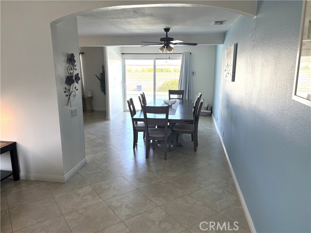 2290 N Victoria, Palm Springs CA: https://media.crmls.org/medias/037c39cb-783f-4ea6-a7cd-4c34955235ef.jpg