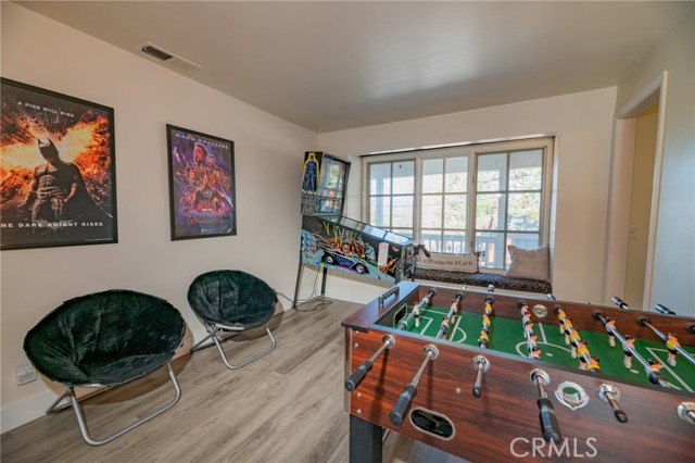 Detail Gallery Image 19 of 46 For 636 Talmadge Rd, Big Bear Lake,  CA 92315 - 4 Beds | 2/1 Baths