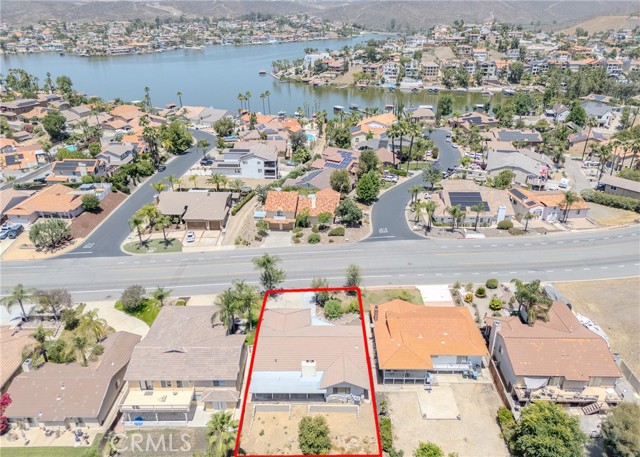 29698 Vacation Drive, Canyon Lake CA: https://media.crmls.org/medias/037c7719-60d1-4a69-90d7-ab6d2312f27c.jpg