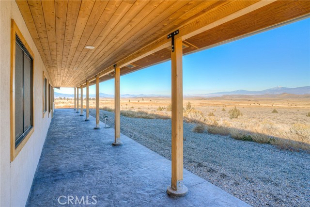 Detail Gallery Image 3 of 69 For 22435 Old Hwy 99, Weed,  CA 96094 - 3 Beds | 2 Baths