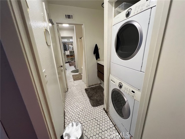 Detail Gallery Image 12 of 33 For 2402 Pleasant Way #H,  Thousand Oaks,  CA 91362 - 2 Beds | 1 Baths