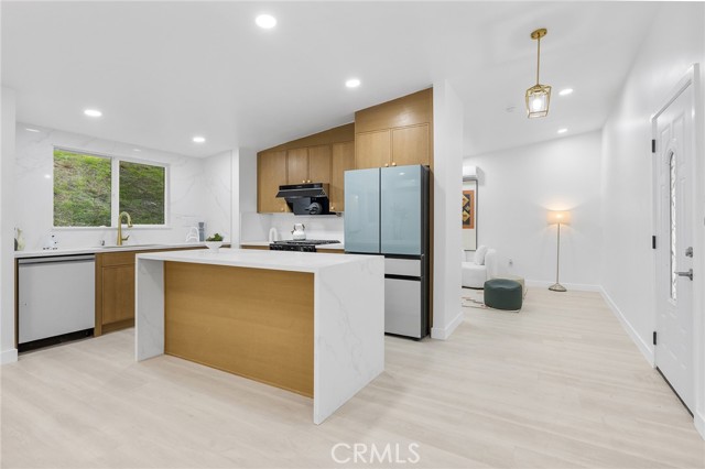 Detail Gallery Image 9 of 41 For 261 Zenith, La Puente,  CA 91744 - 3 Beds | 2 Baths