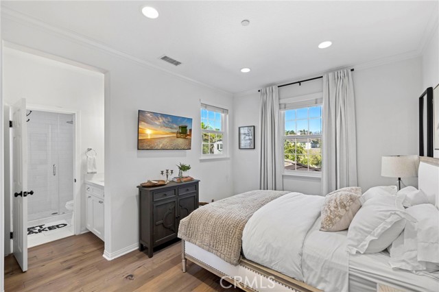106 Plaza Via Sol, San Clemente CA: https://media.crmls.org/medias/037d1dfa-6e92-4342-9492-e85927bfd9d4.jpg