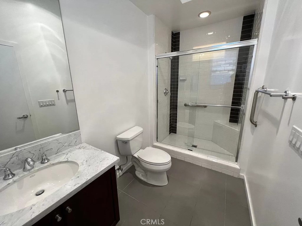 https://media.crmls.org/medias/037d3cf4-ce47-4ff0-934b-0e2b7d84a751.jpg?preset=X-Large