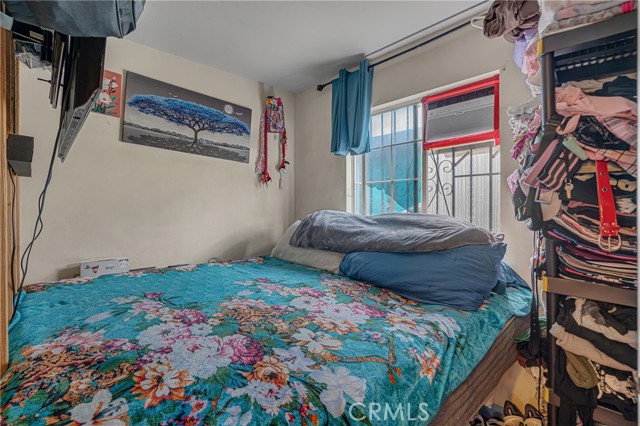 11513 S San Pedro, Los Angeles CA: https://media.crmls.org/medias/037d72ce-ba32-45a7-9fd9-97c20b5ef6b7.jpg