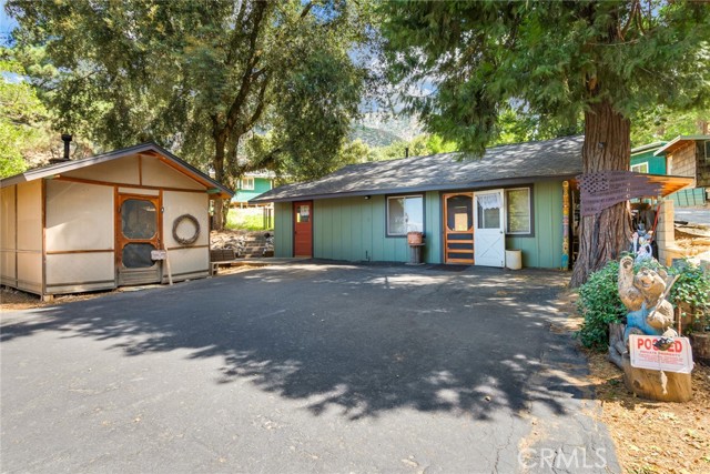 Image 31 of 66 For 39065 Oak Glen Road