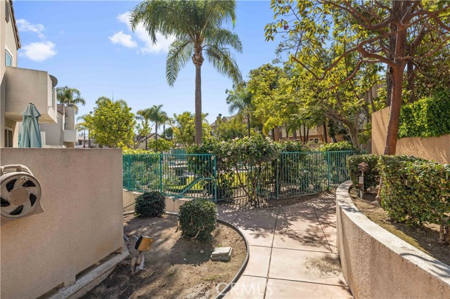 Detail Gallery Image 52 of 53 For 430 E Spruce #65,  Inglewood,  CA 90301 - 2 Beds | 2/1 Baths