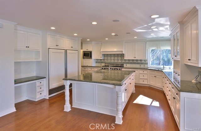 24944 JIM BRIDGER Road, Hidden Hills CA: https://media.crmls.org/medias/037e7f6f-45ca-4eb2-ad28-8292a4d84f4e.jpg