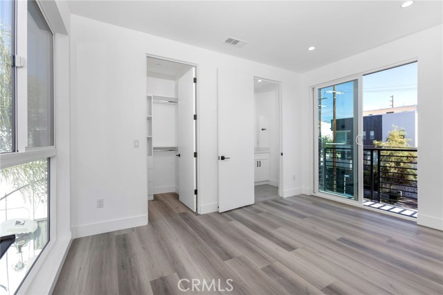 1255 North Gower Street photo 4