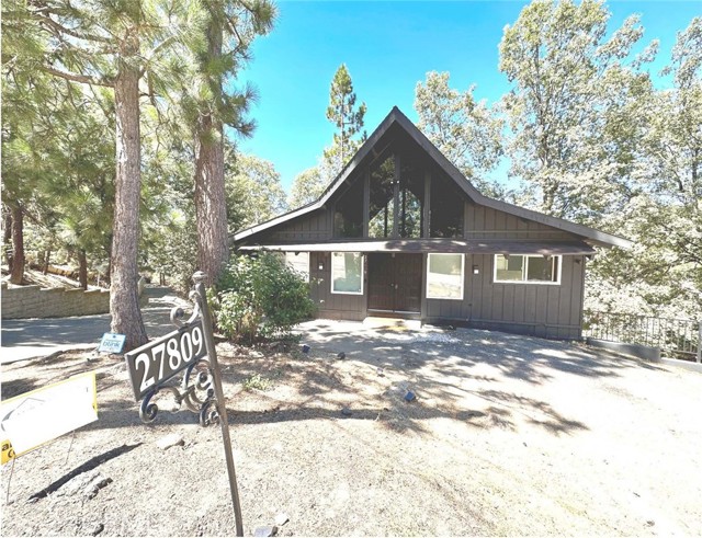 Detail Gallery Image 1 of 42 For 27809 North Bay Rd, Lake Arrowhead,  CA 92352 - 3 Beds | 2 Baths