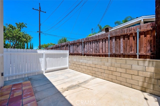 15005 Badlona Drive, La Mirada CA: https://media.crmls.org/medias/037ec223-5bb1-4e9b-bdf9-c2296d4c0e00.jpg