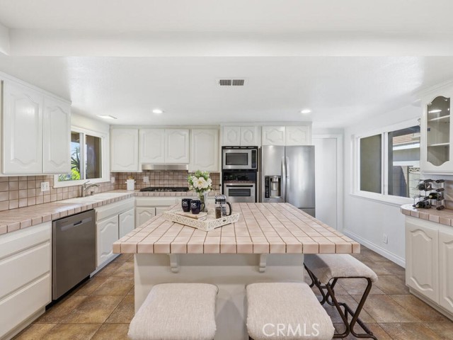 Detail Gallery Image 7 of 48 For 24741 Calle El Toro Grande, Lake Forest,  CA 92630 - 4 Beds | 3 Baths