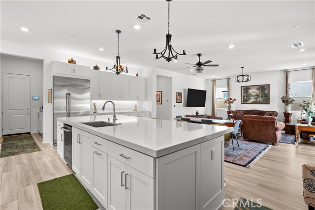 Detail Gallery Image 10 of 51 For 24513 via Sendero, Valencia,  CA 91354 - 3 Beds | 3/1 Baths