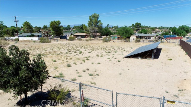 15460 Mandan Road, Apple Valley CA: https://media.crmls.org/medias/037fbe31-b068-4d72-8aeb-b4a877fa1938.jpg