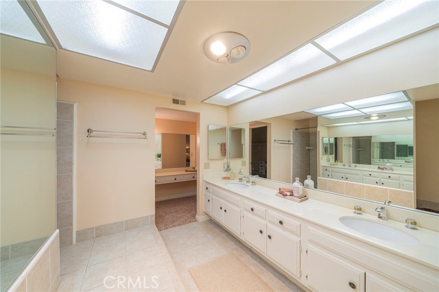 33 Oaktree Lane, Rolling Hills Estates, California 90274, 2 Bedrooms Bedrooms, ,3 BathroomsBathrooms,Residential,Sold,Oaktree,OC22217896