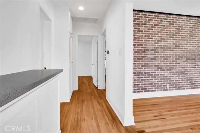 Detail Gallery Image 17 of 29 For 6630 Mclennan, Lake Balboa,  CA 91406 - 3 Beds | 2 Baths