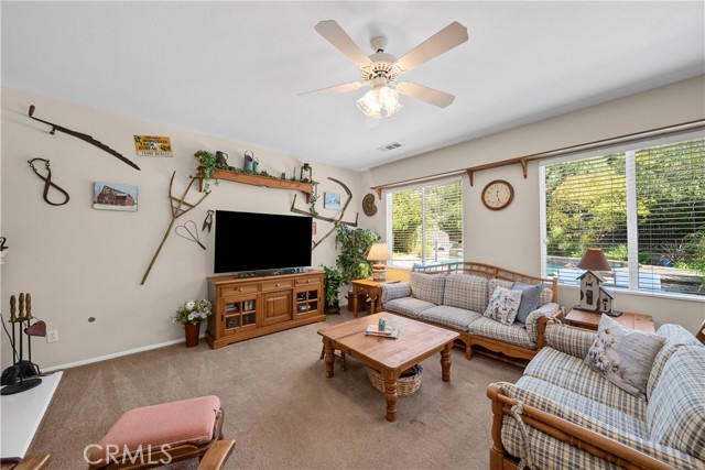 Detail Gallery Image 17 of 68 For 22262 Trinity Pl, Saugus,  CA 91390 - 5 Beds | 3 Baths