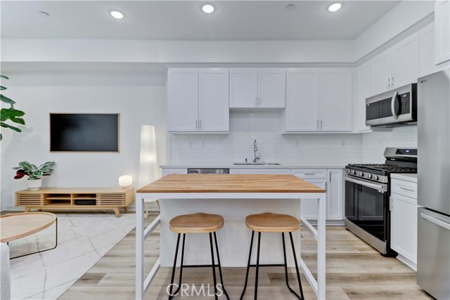 Detail Gallery Image 6 of 31 For 114 Lugo, Mission Viejo,  CA 92692 - 1 Beds | 1/1 Baths