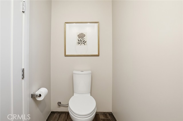 Detail Gallery Image 30 of 67 For 1745 Spreckels Ln, Redondo Beach,  CA 90278 - 3 Beds | 4/1 Baths